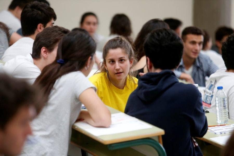 Fotos: La EBAU 2019 Pone A Prueba A 4.000 Alumnos Asturianos | El ...